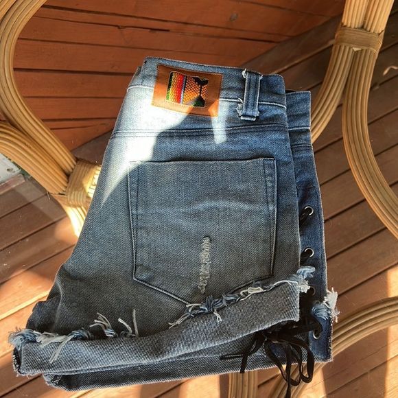 Jens Pirate booty lace up jean shorts - Picture 2 of 9